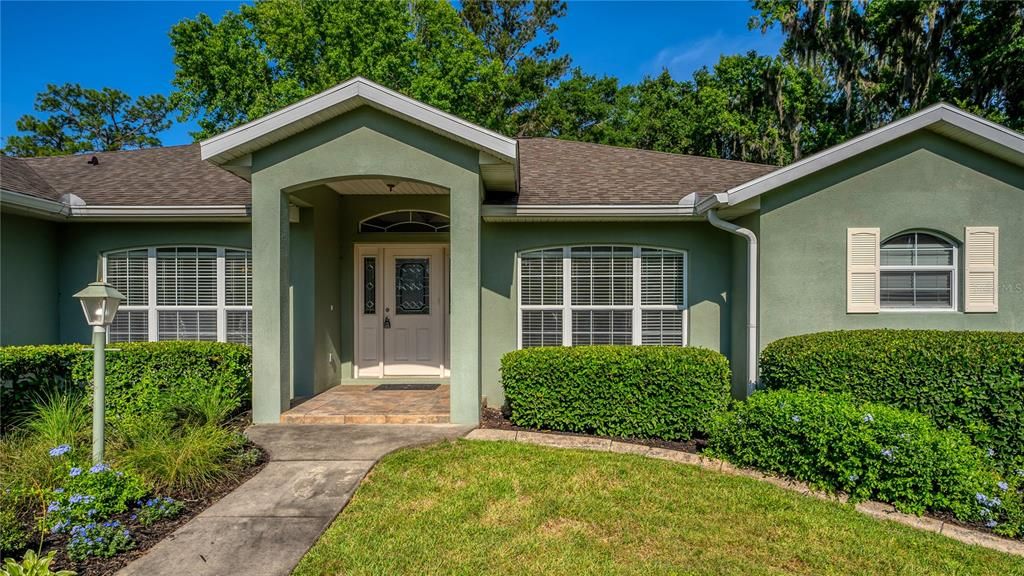 出租: $3,750 (3 贝兹, 2 浴室, 2333 平方英尺)