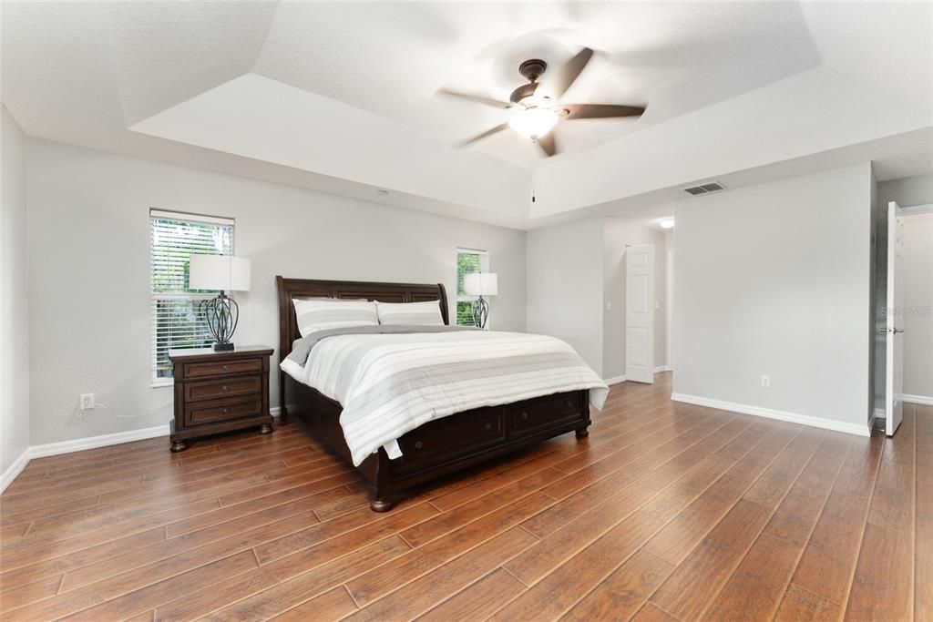 出租: $3,750 (3 贝兹, 2 浴室, 2333 平方英尺)