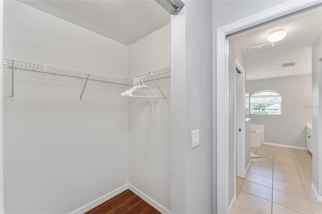 出租: $3,750 (3 贝兹, 2 浴室, 2333 平方英尺)