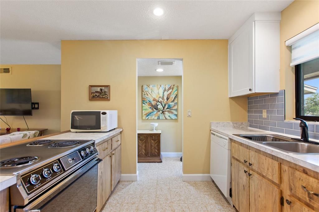 待售: $164,900 (2 贝兹, 2 浴室, 952 平方英尺)