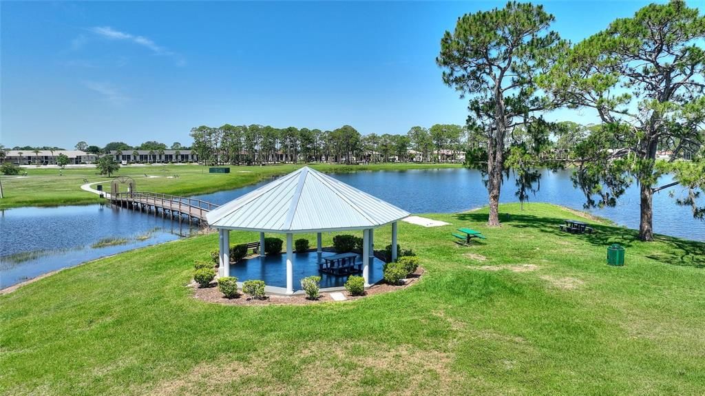 待售: $164,900 (2 贝兹, 2 浴室, 952 平方英尺)