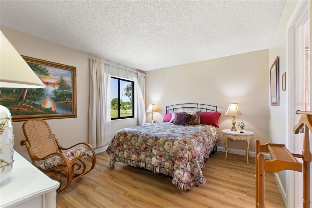 待售: $164,900 (2 贝兹, 2 浴室, 952 平方英尺)