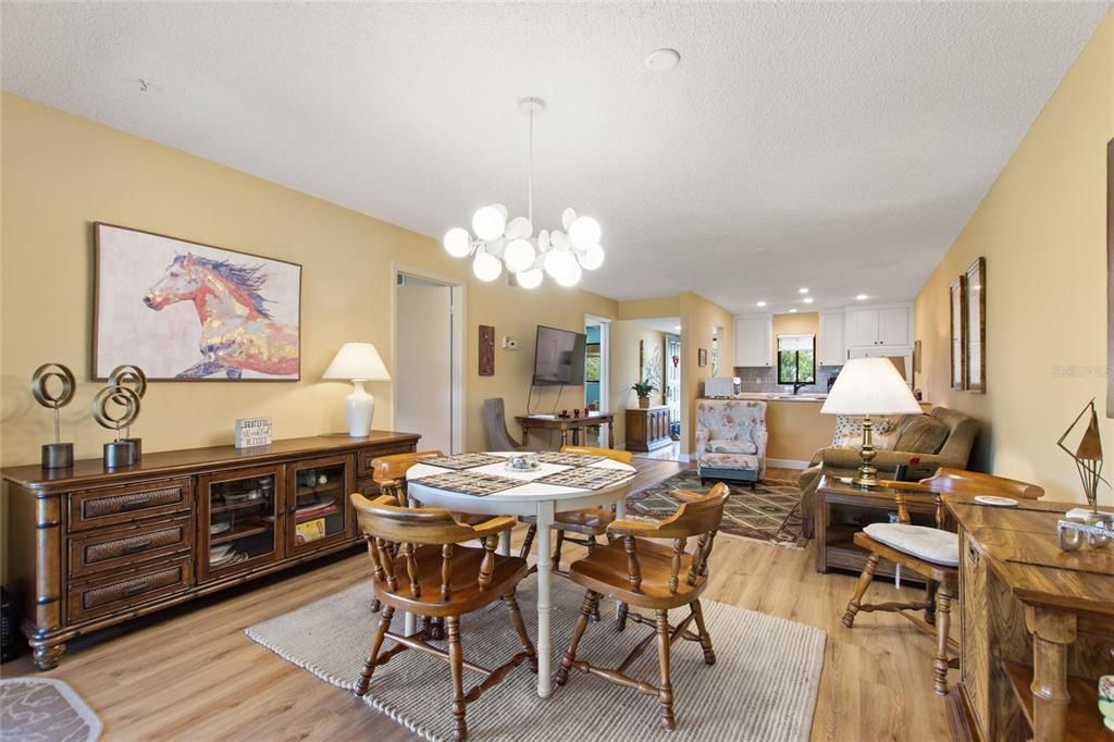 待售: $164,900 (2 贝兹, 2 浴室, 952 平方英尺)