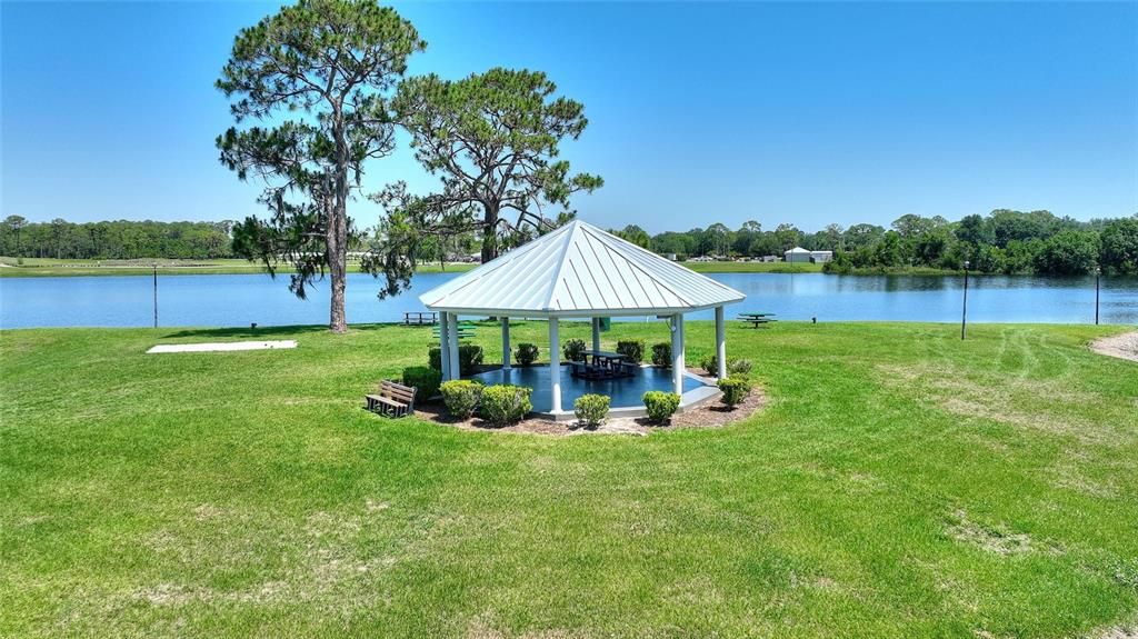 待售: $164,900 (2 贝兹, 2 浴室, 952 平方英尺)