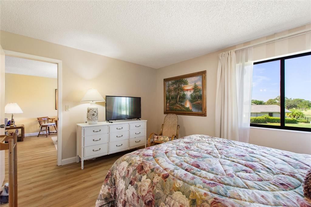 待售: $164,900 (2 贝兹, 2 浴室, 952 平方英尺)