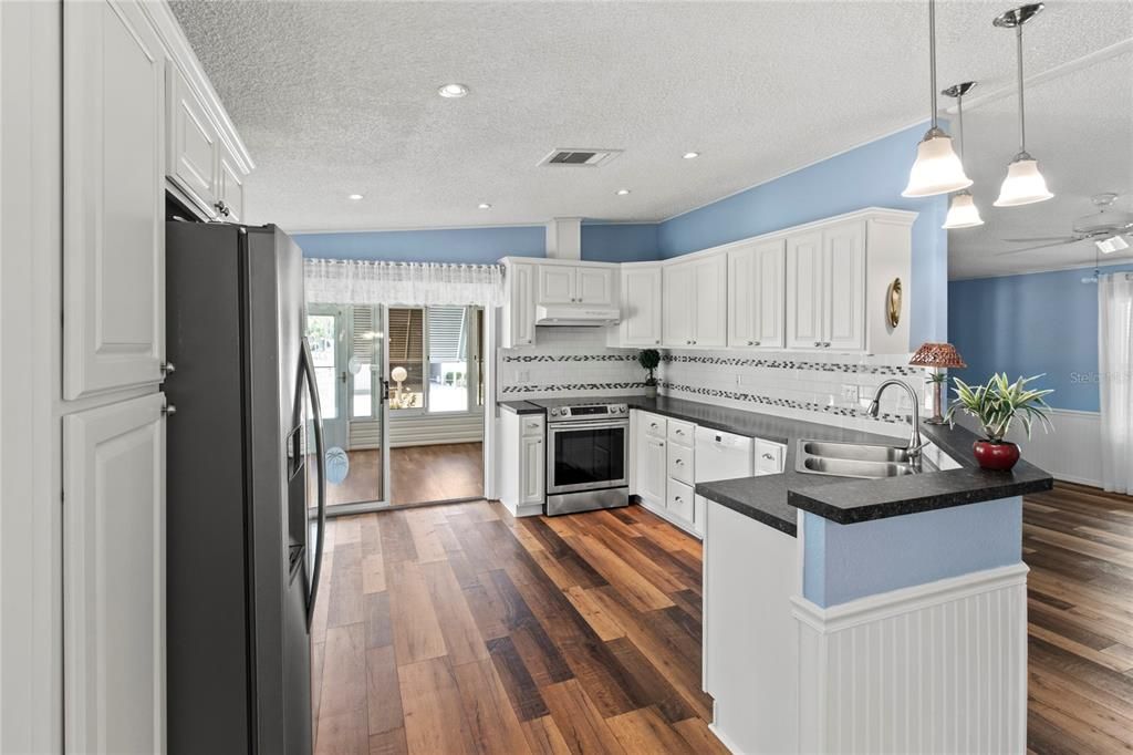 Activo con contrato: $235,000 (2 camas, 2 baños, 1350 Pies cuadrados)