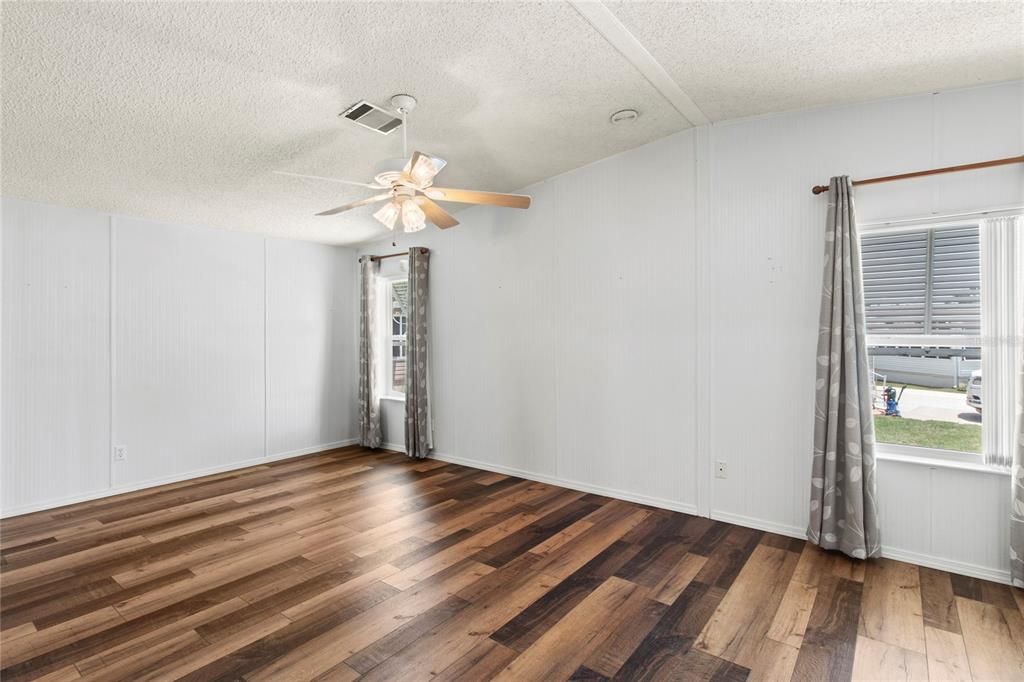 Activo con contrato: $235,000 (2 camas, 2 baños, 1350 Pies cuadrados)