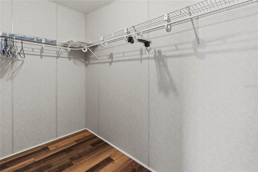 Activo con contrato: $235,000 (2 camas, 2 baños, 1350 Pies cuadrados)