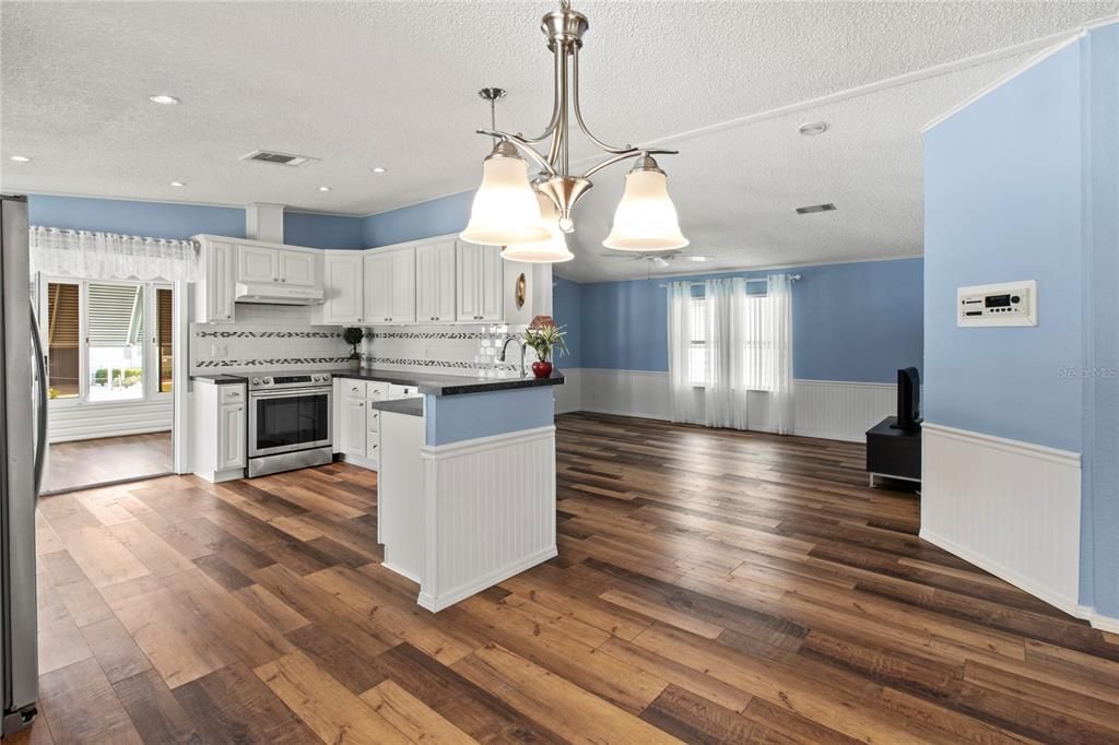 Activo con contrato: $235,000 (2 camas, 2 baños, 1350 Pies cuadrados)