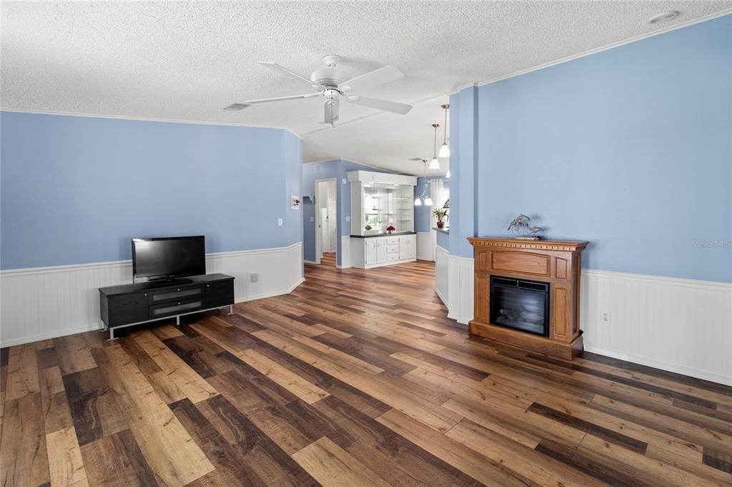 Activo con contrato: $235,000 (2 camas, 2 baños, 1350 Pies cuadrados)