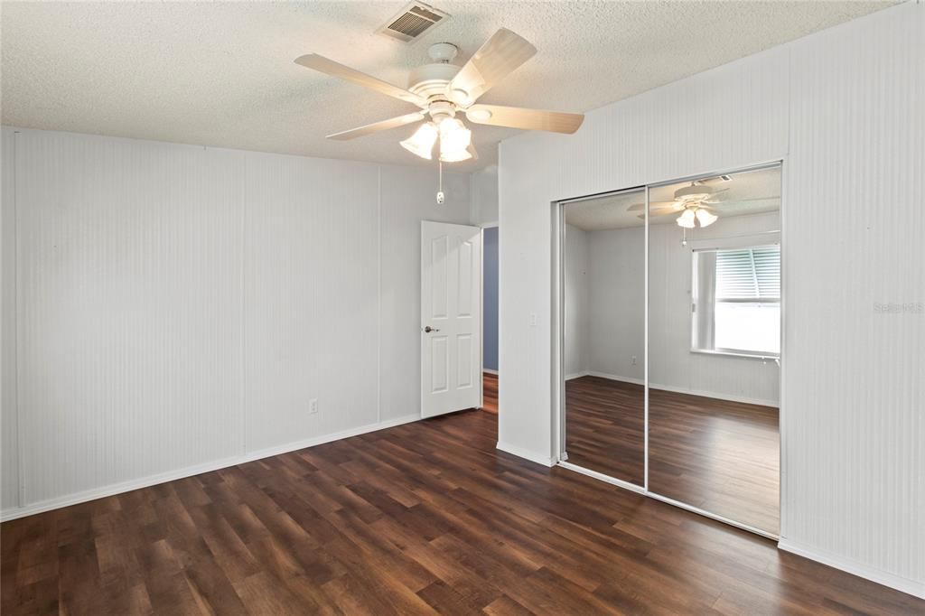 Activo con contrato: $235,000 (2 camas, 2 baños, 1350 Pies cuadrados)