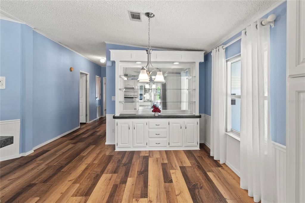 Activo con contrato: $235,000 (2 camas, 2 baños, 1350 Pies cuadrados)