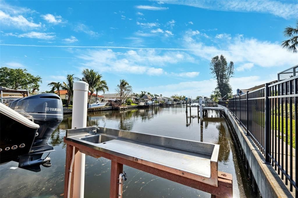 Activo con contrato: $765,000 (4 camas, 2 baños, 1963 Pies cuadrados)