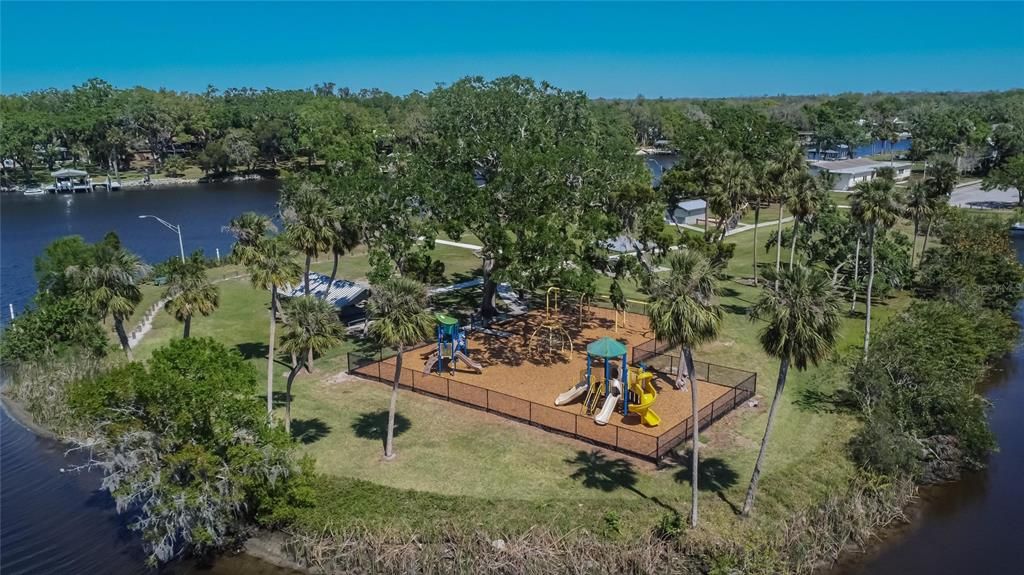 For Sale: $295,000 (3 beds, 2 baths, 1320 Square Feet)