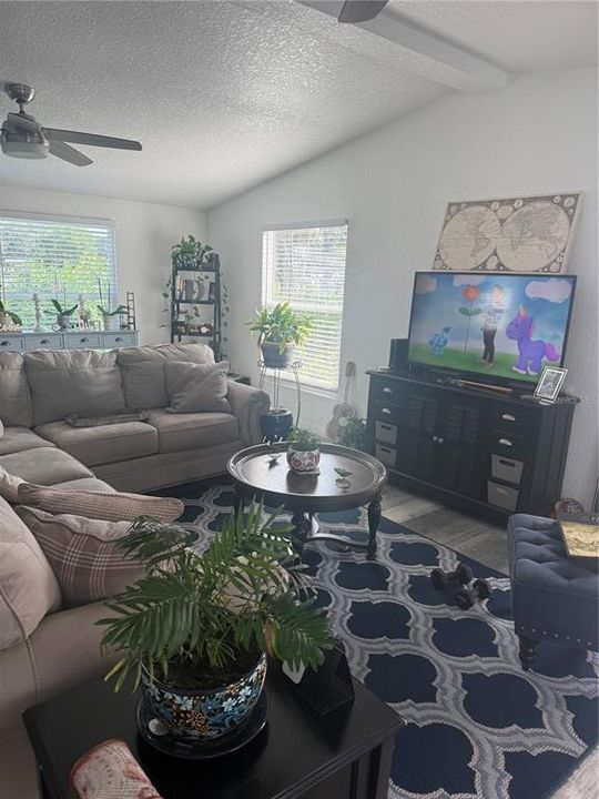 For Sale: $295,000 (3 beds, 2 baths, 1320 Square Feet)