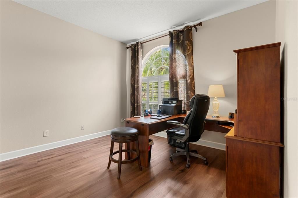 For Sale: $748,000 (5 beds, 4 baths, 3799 Square Feet)