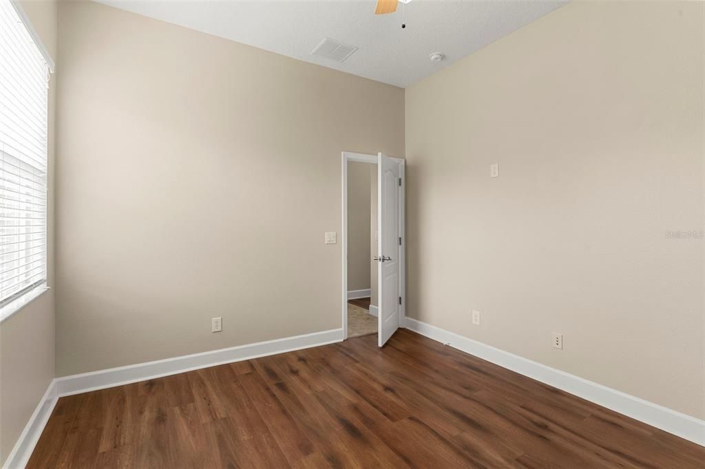 For Sale: $748,000 (5 beds, 4 baths, 3799 Square Feet)