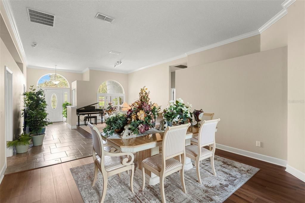 For Sale: $748,000 (5 beds, 4 baths, 3799 Square Feet)