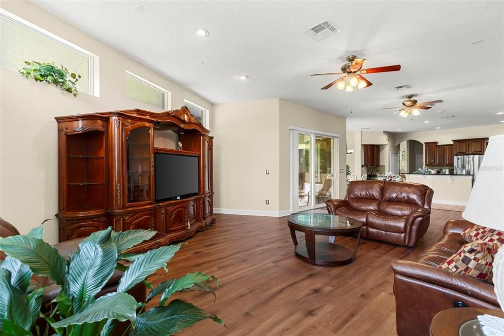 For Sale: $748,000 (5 beds, 4 baths, 3799 Square Feet)