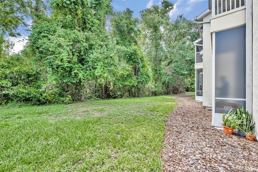 合同活跃: $239,900 (2 贝兹, 2 浴室, 1052 平方英尺)