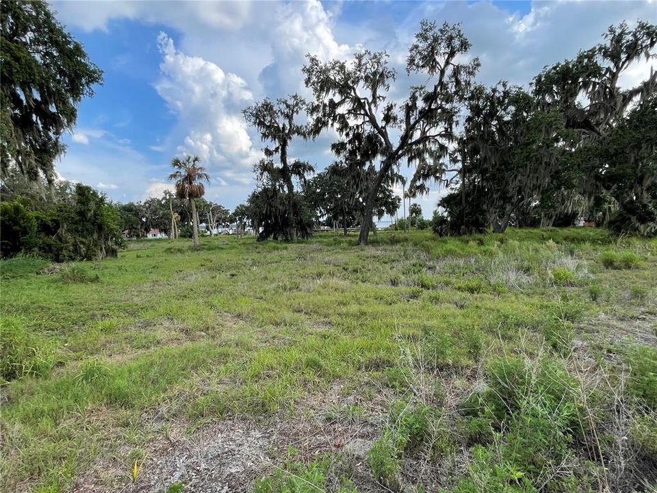 En Venta: $2,599,000 (6.93 acres)