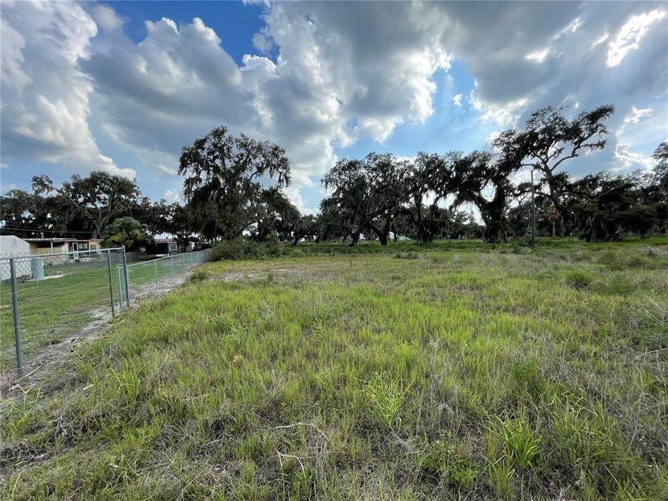 En Venta: $2,599,000 (6.93 acres)