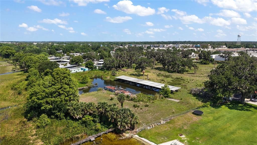 En Venta: $2,599,000 (6.93 acres)