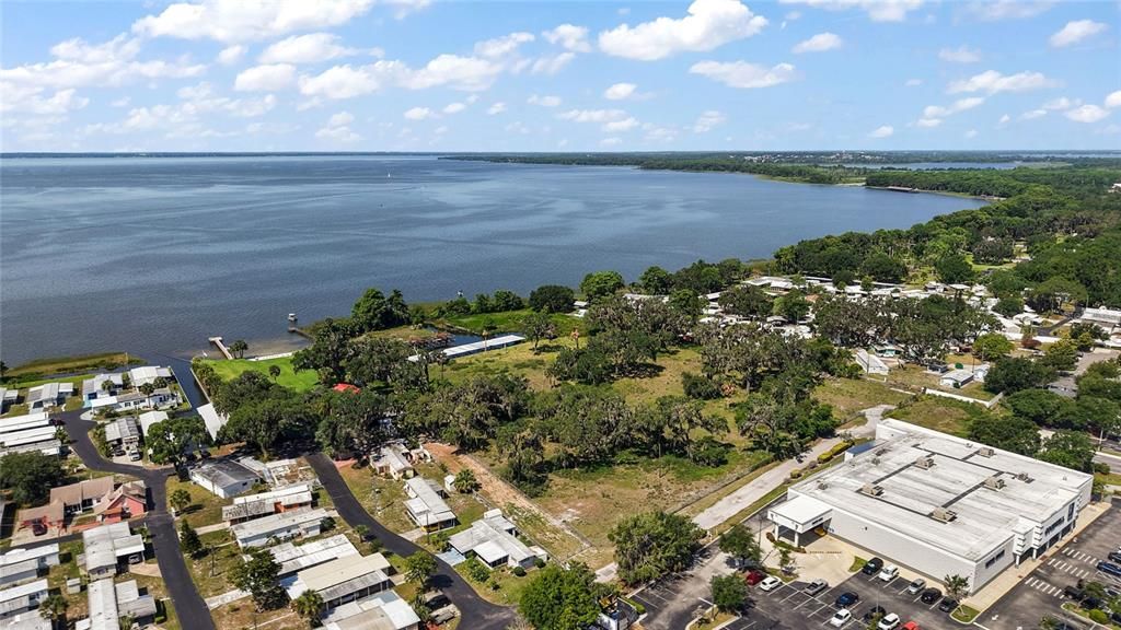 En Venta: $2,599,000 (6.93 acres)