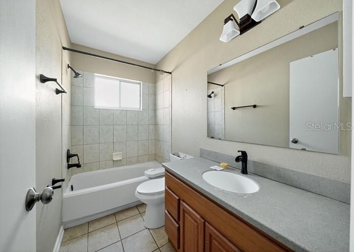 Под контрактом: $199,500 (3 спален, 2 ванн, 1288 Квадратных фут)