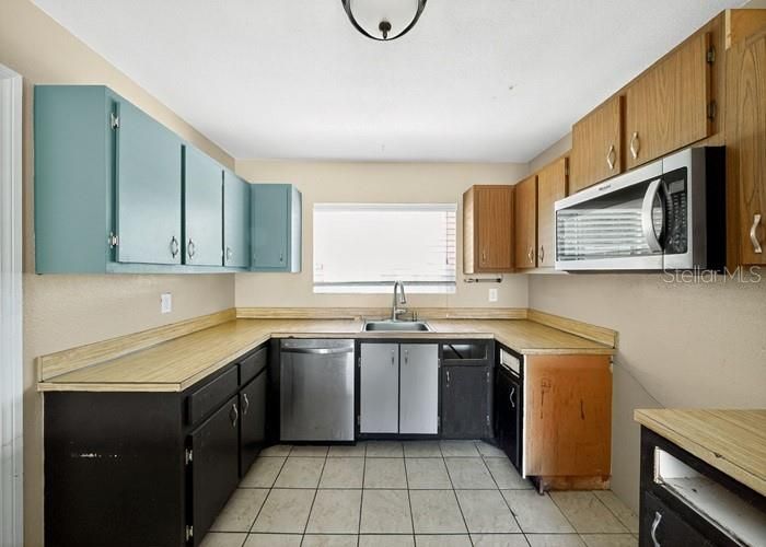 Под контрактом: $199,500 (3 спален, 2 ванн, 1288 Квадратных фут)