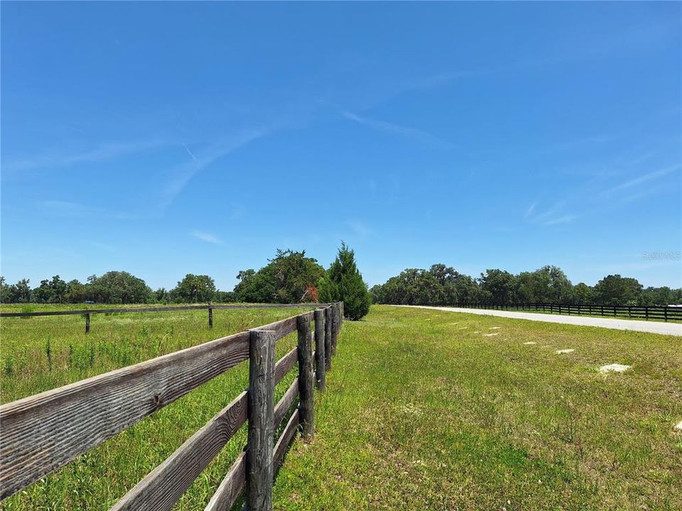 待售: $400,000 (10.25 acres)