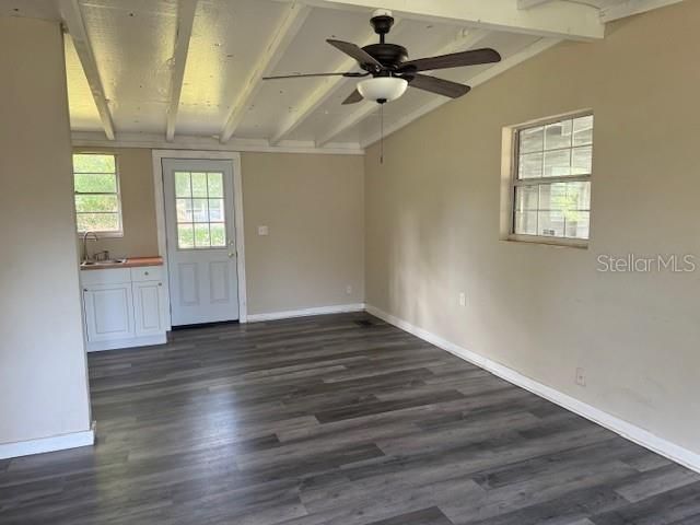 Active With Contract: $107,000 (3 beds, 1 baths, 840 Square Feet)