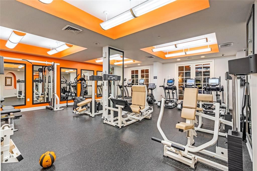 Active With Contract: $329,000 (1 beds, 1 baths, 1135 Square Feet)