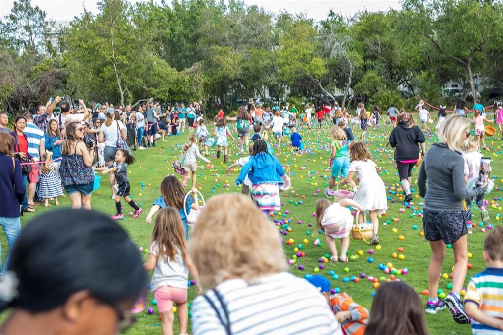 Active With Contract: $329,000 (1 beds, 1 baths, 1135 Square Feet)