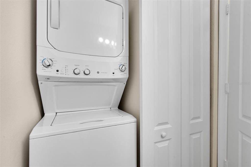 Active With Contract: $329,000 (1 beds, 1 baths, 1135 Square Feet)