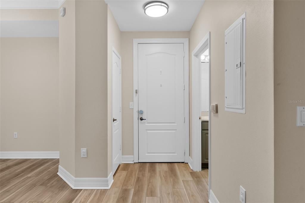 Active With Contract: $329,000 (1 beds, 1 baths, 1135 Square Feet)