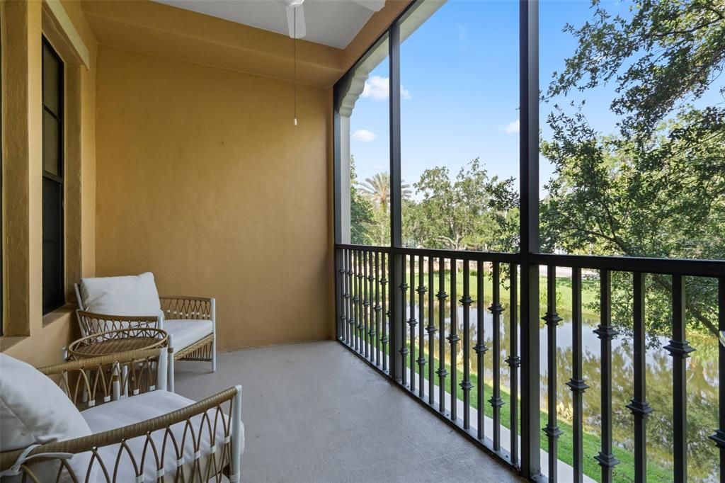 Active With Contract: $329,000 (1 beds, 1 baths, 1135 Square Feet)