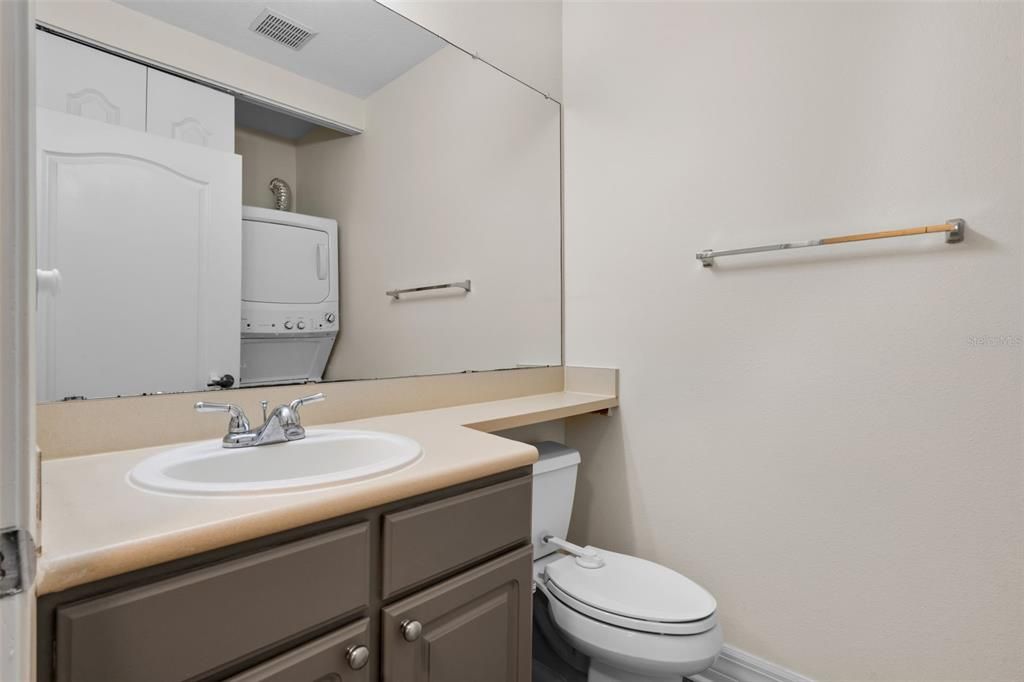 Active With Contract: $329,000 (1 beds, 1 baths, 1135 Square Feet)