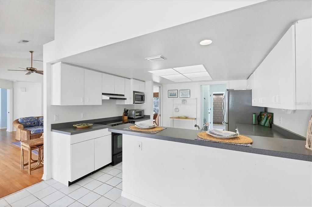 На продажу: $2,500,000 (3 спален, 2 ванн, 2078 Квадратных фут)