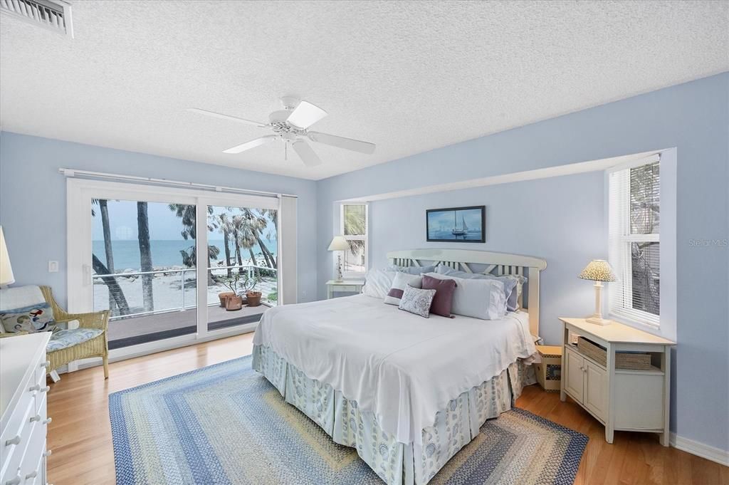 На продажу: $2,500,000 (3 спален, 2 ванн, 2078 Квадратных фут)