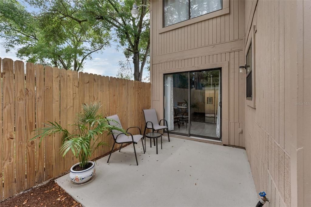 На продажу: $240,000 (2 спален, 1 ванн, 966 Квадратных фут)