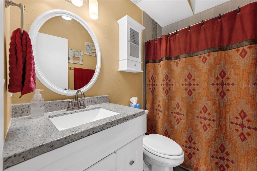 На продажу: $240,000 (2 спален, 1 ванн, 966 Квадратных фут)