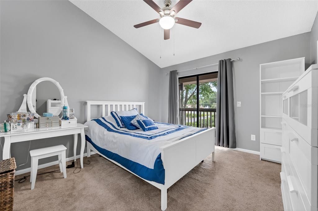 На продажу: $240,000 (2 спален, 1 ванн, 966 Квадратных фут)