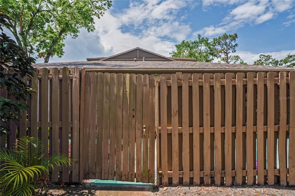 待售: $210,000 (2 贝兹, 1 浴室, 998 平方英尺)