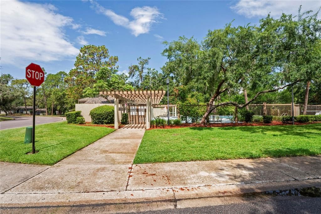 待售: $210,000 (2 贝兹, 1 浴室, 998 平方英尺)