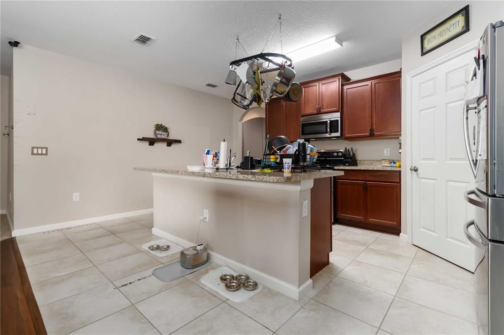 待售: $415,000 (4 贝兹, 2 浴室, 1846 平方英尺)