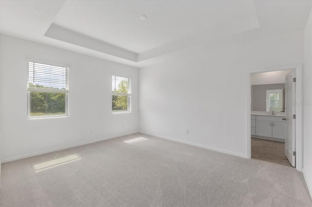 合同活跃: $453,150 (4 贝兹, 3 浴室, 2384 平方英尺)