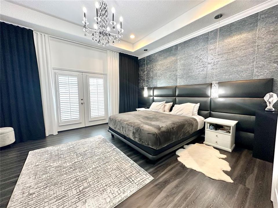 Activo con contrato: $3,600 (3 camas, 2 baños, 2020 Pies cuadrados)