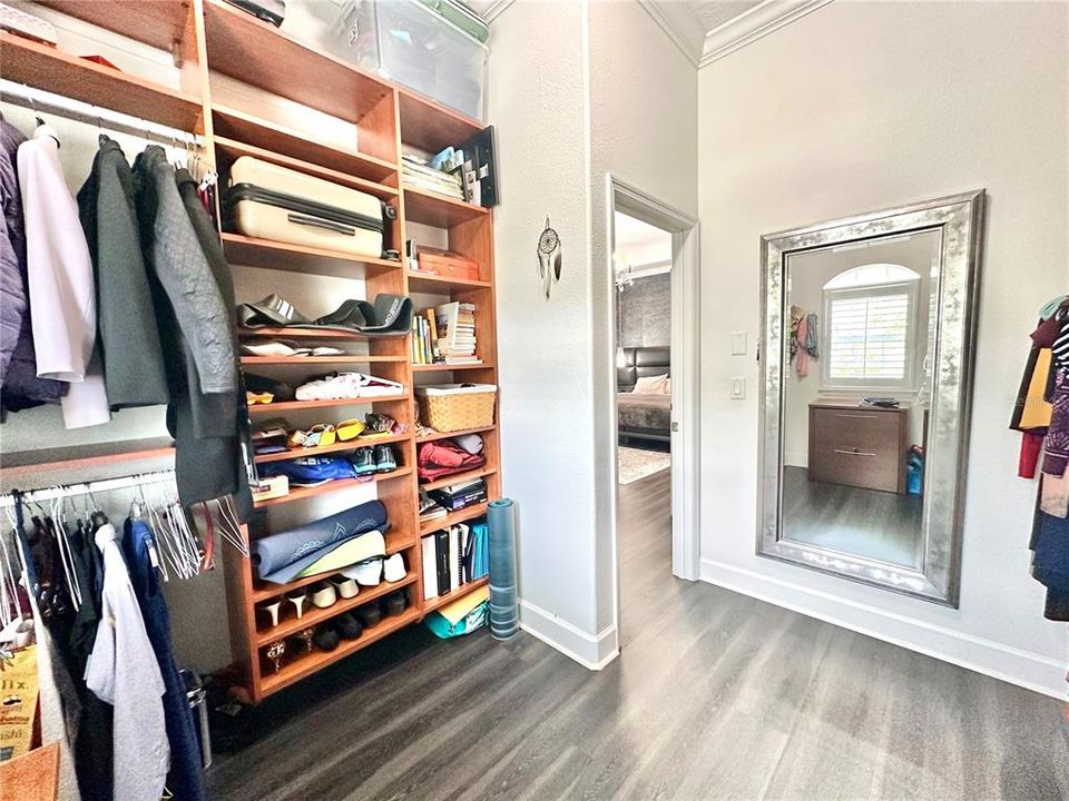 Activo con contrato: $3,600 (3 camas, 2 baños, 2020 Pies cuadrados)