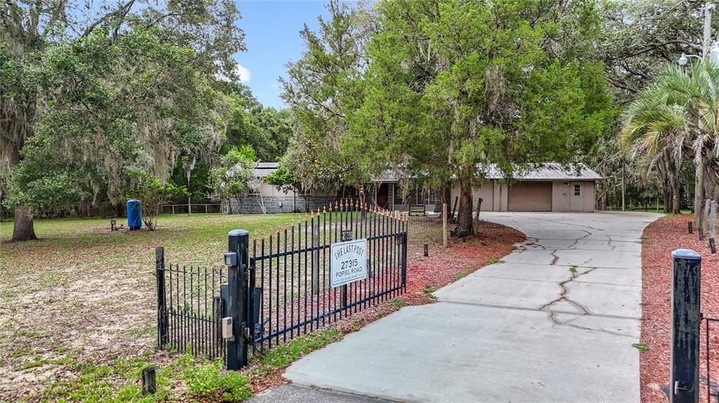 For Sale: $399,000 (3 beds, 2 baths, 1356 Square Feet)